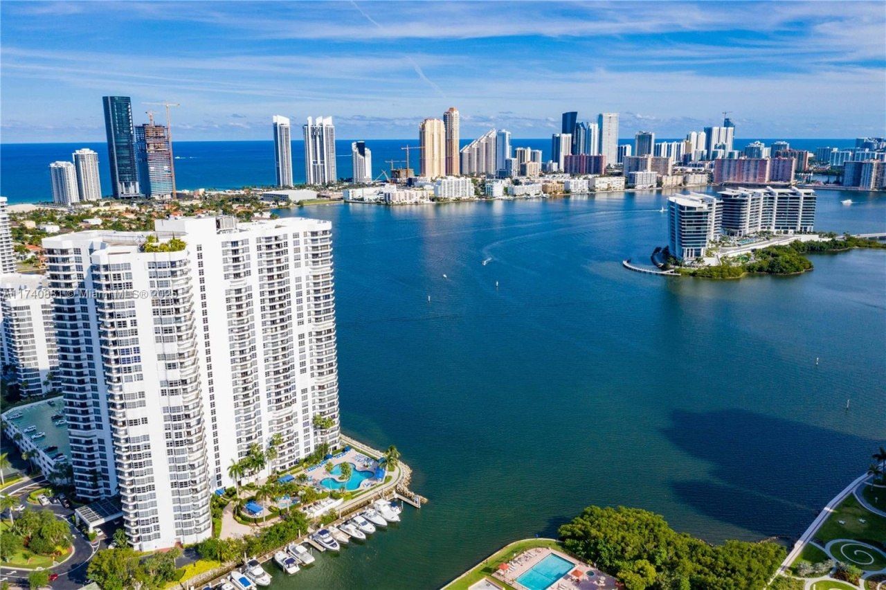 3530 Mystic Pointe Dr, Unit 1513, Aventura, FL 33180 Photo