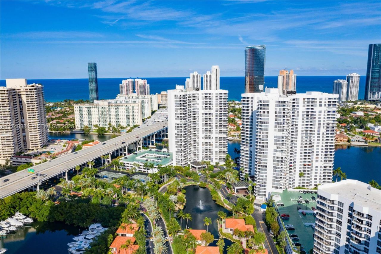 3530 Mystic Pointe Dr, Unit 1513, Aventura, FL 33180 Photo