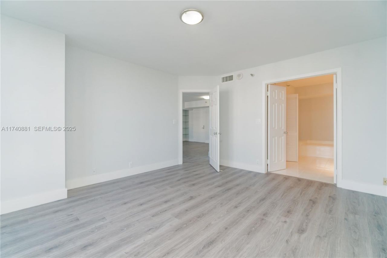 3530 Mystic Pointe Dr, Unit 1513, Aventura, FL 33180 Photo