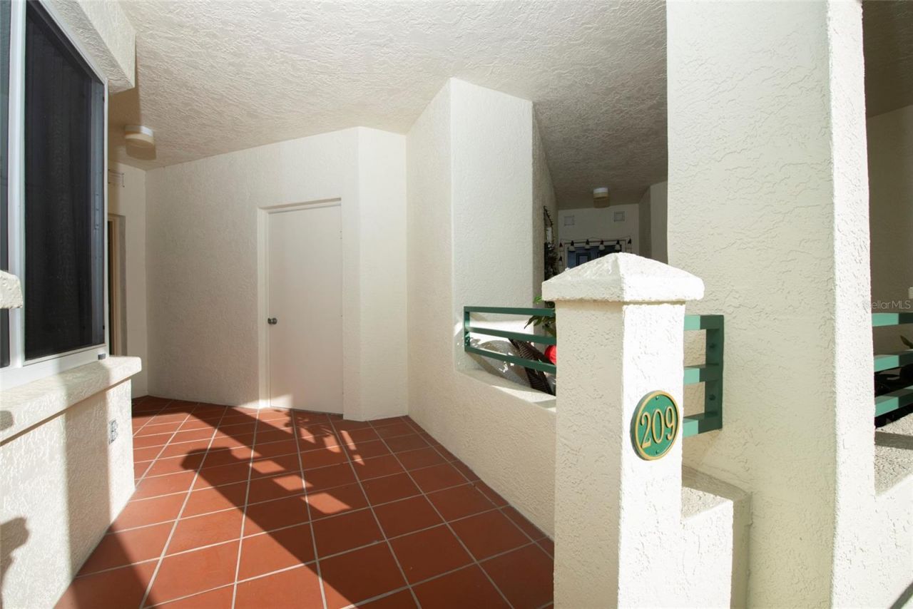 4801 Osprey Drive S, Unit 209, Saint Petersburg, FL 33711 Photo