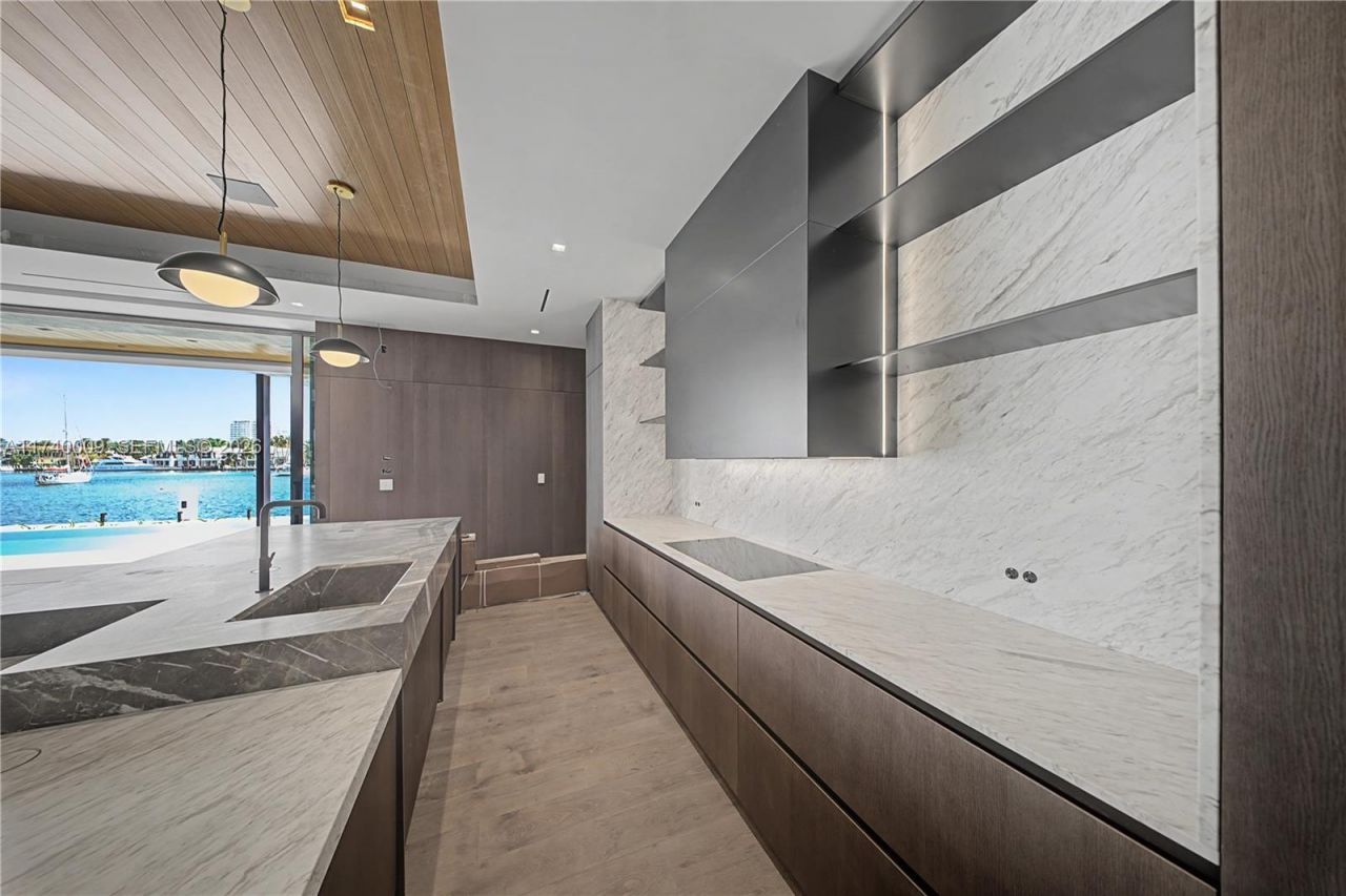 1400 W Lake Dr, Fort Lauderdale, FL 33316 Photo