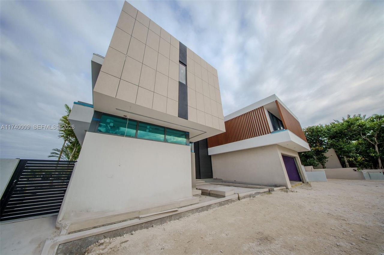 1400 W Lake Dr, Fort Lauderdale, FL 33316 Photo