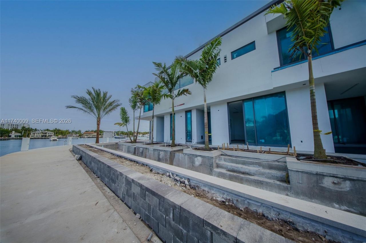 1400 W Lake Dr, Fort Lauderdale, FL 33316 Photo