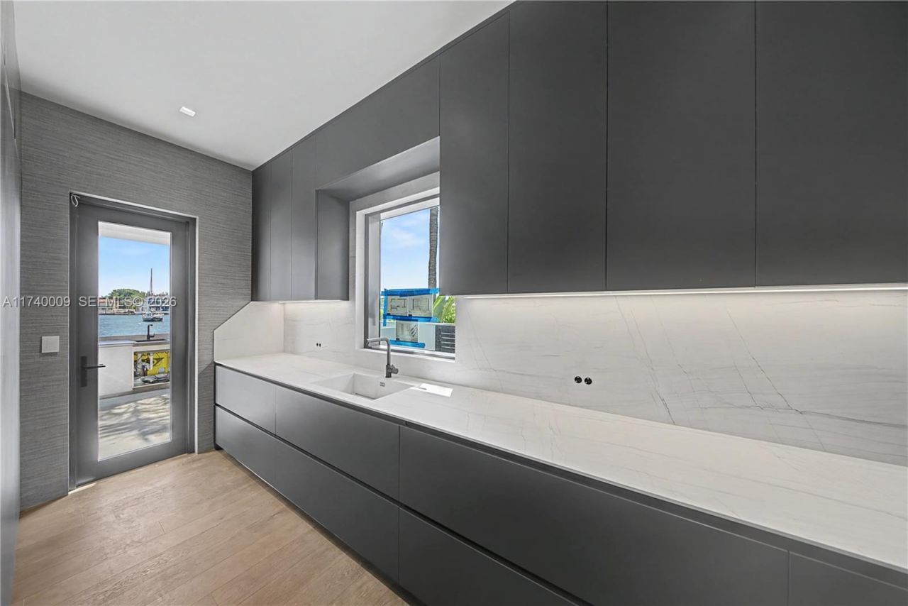 1400 W Lake Dr, Fort Lauderdale, FL 33316 Photo