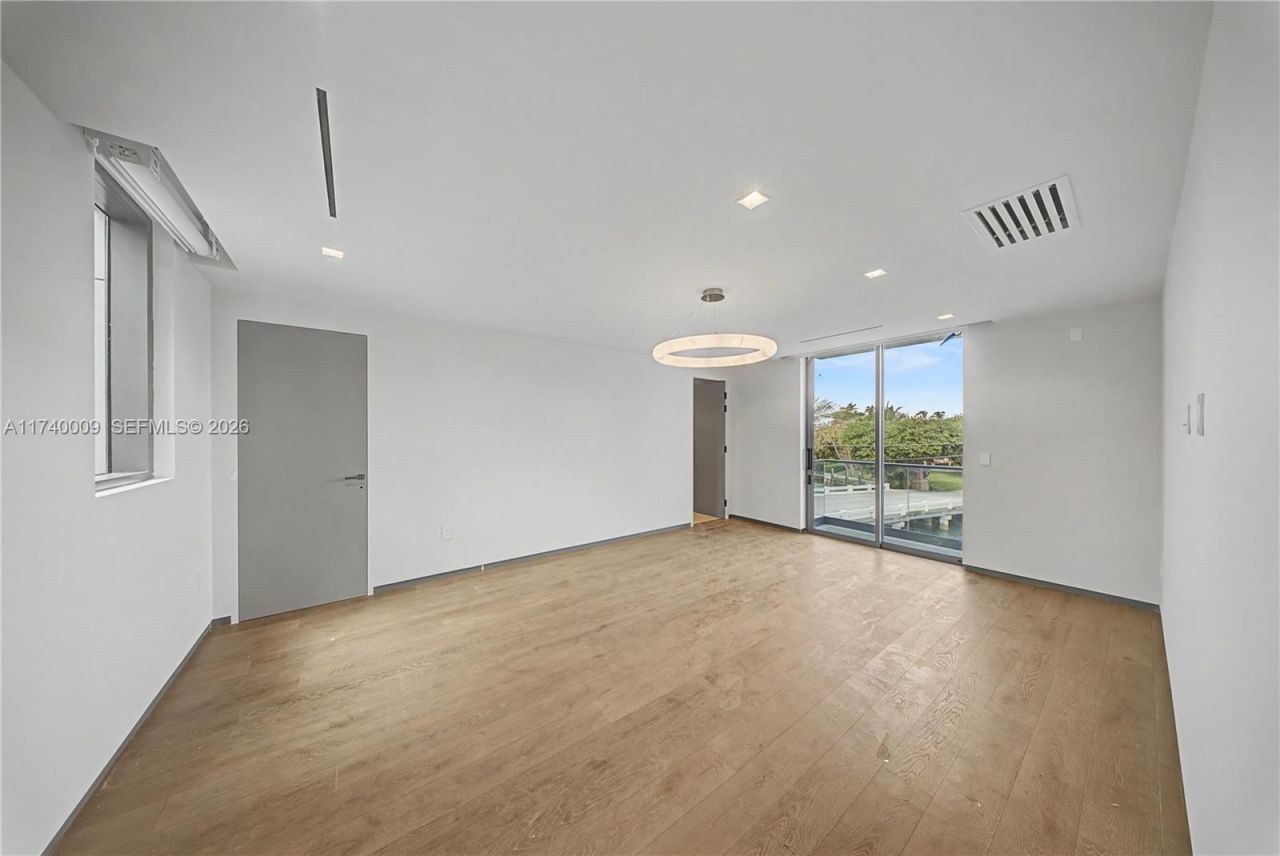 1400 W Lake Dr, Fort Lauderdale, FL 33316 Photo