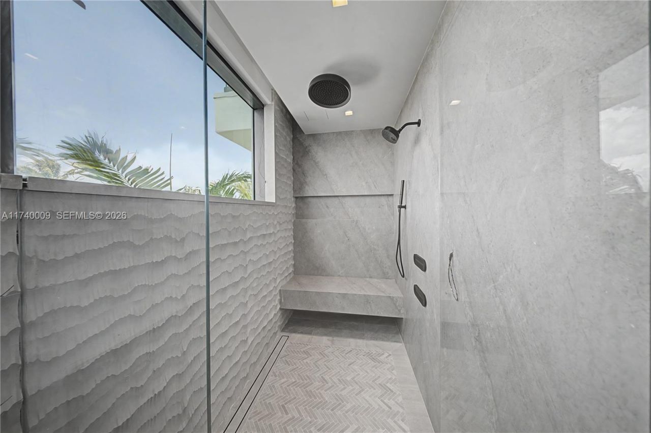 1400 W Lake Dr, Fort Lauderdale, FL 33316 Photo