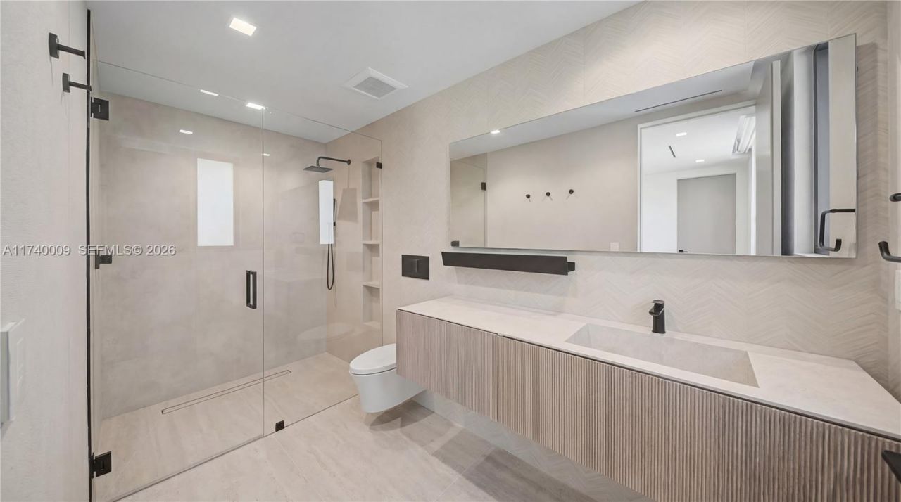 1400 W Lake Dr, Fort Lauderdale, FL 33316 Photo