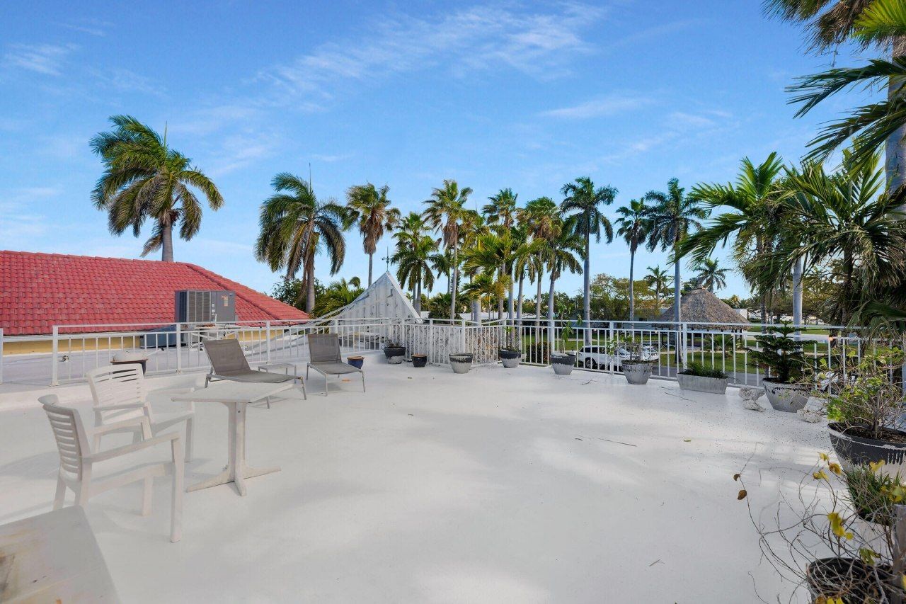 700 W Ocean Drive, Key Colony, FL 33051 Photo