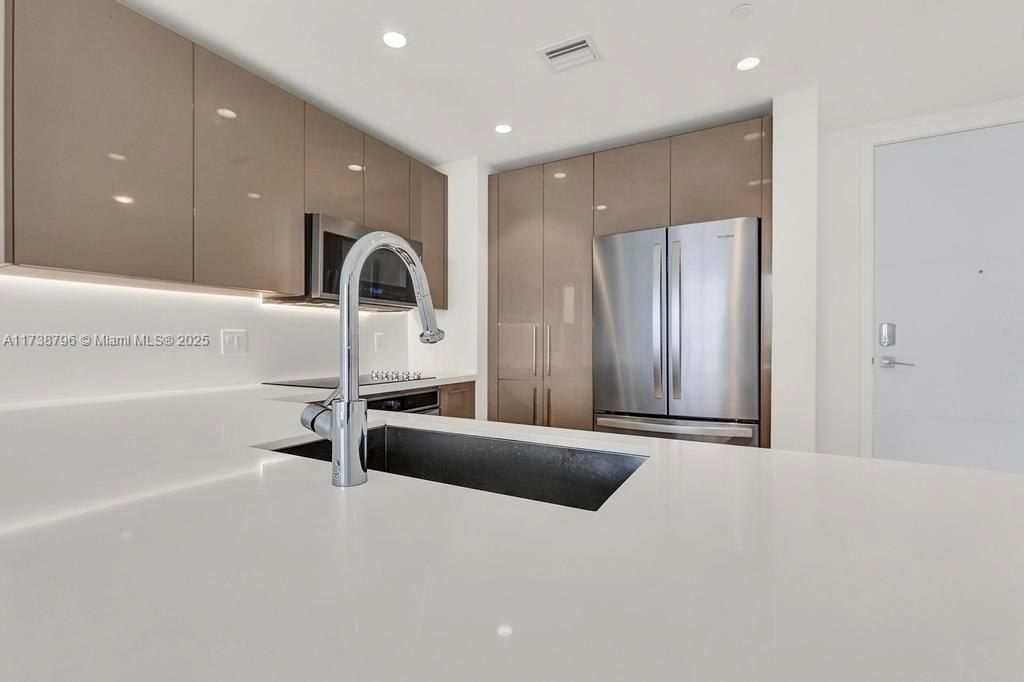 2000 Metropica Way, Unit 2307, Sunrise, FL 33323 Photo