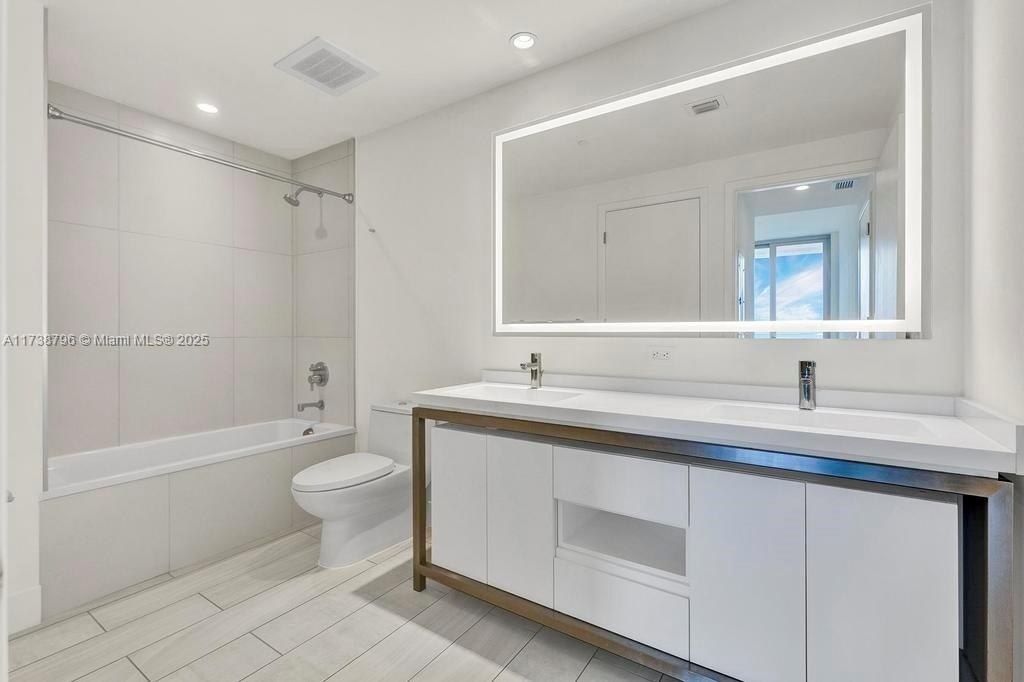 2000 Metropica Way, Unit 2307, Sunrise, FL 33323 Photo