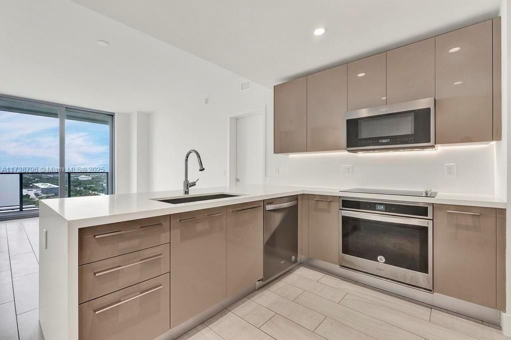 2000 Metropica Way, Unit 2307, Sunrise, FL 33323 Photo