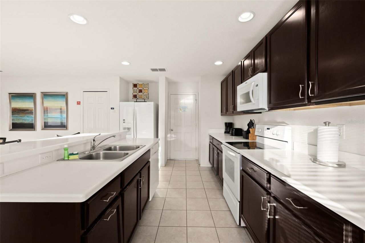 947 Emerald Green Court, Kissimmee, FL 34746 Photo