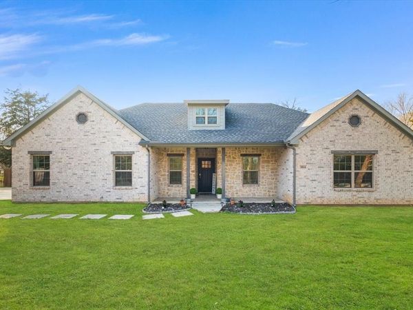 304 Bradley Street, Tioga, TX 76271