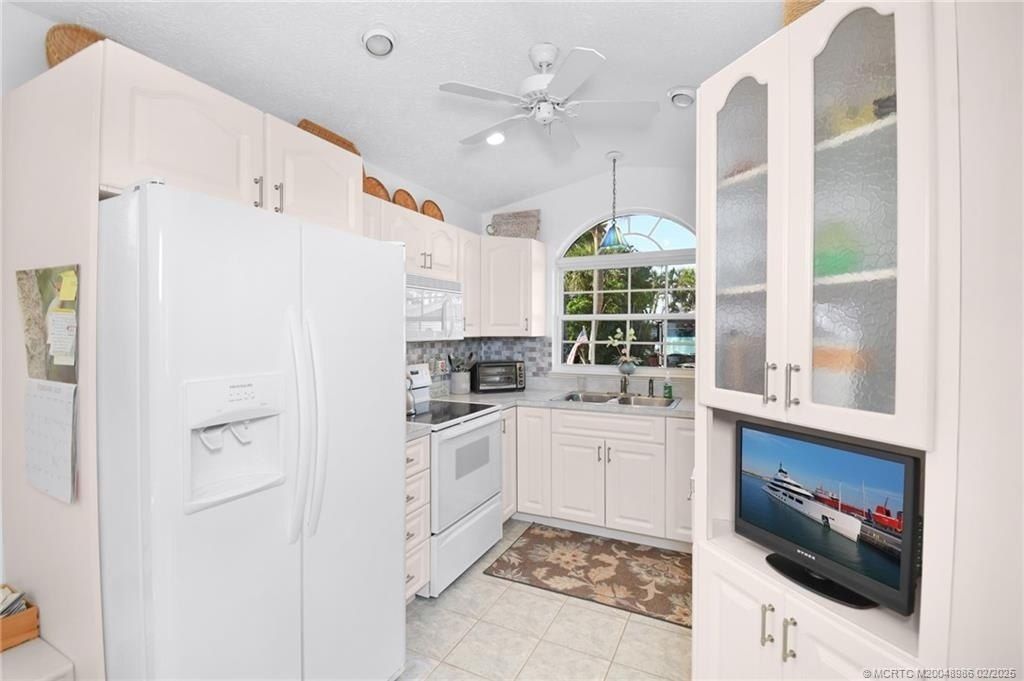 10725 S Ocean Drive, Unit 214, Jensen Beach, FL 34957 Photo