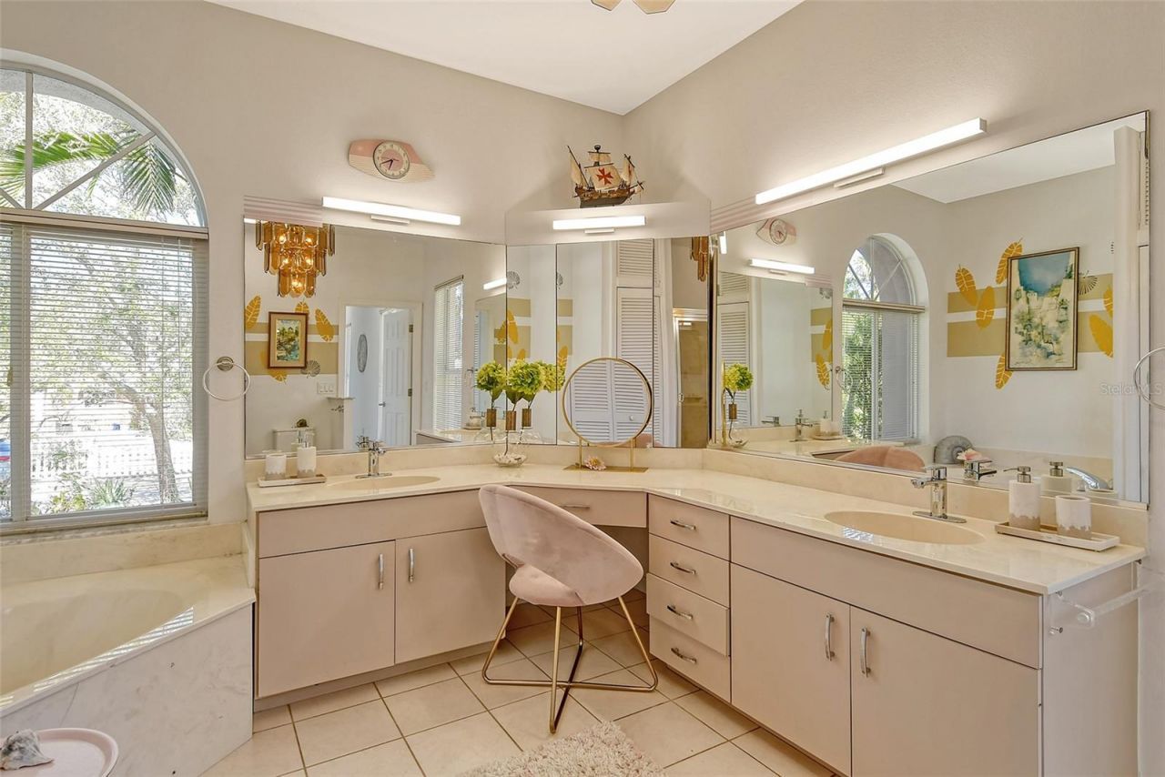 746 Plymouth Street, Sarasota, FL 34242 Photo