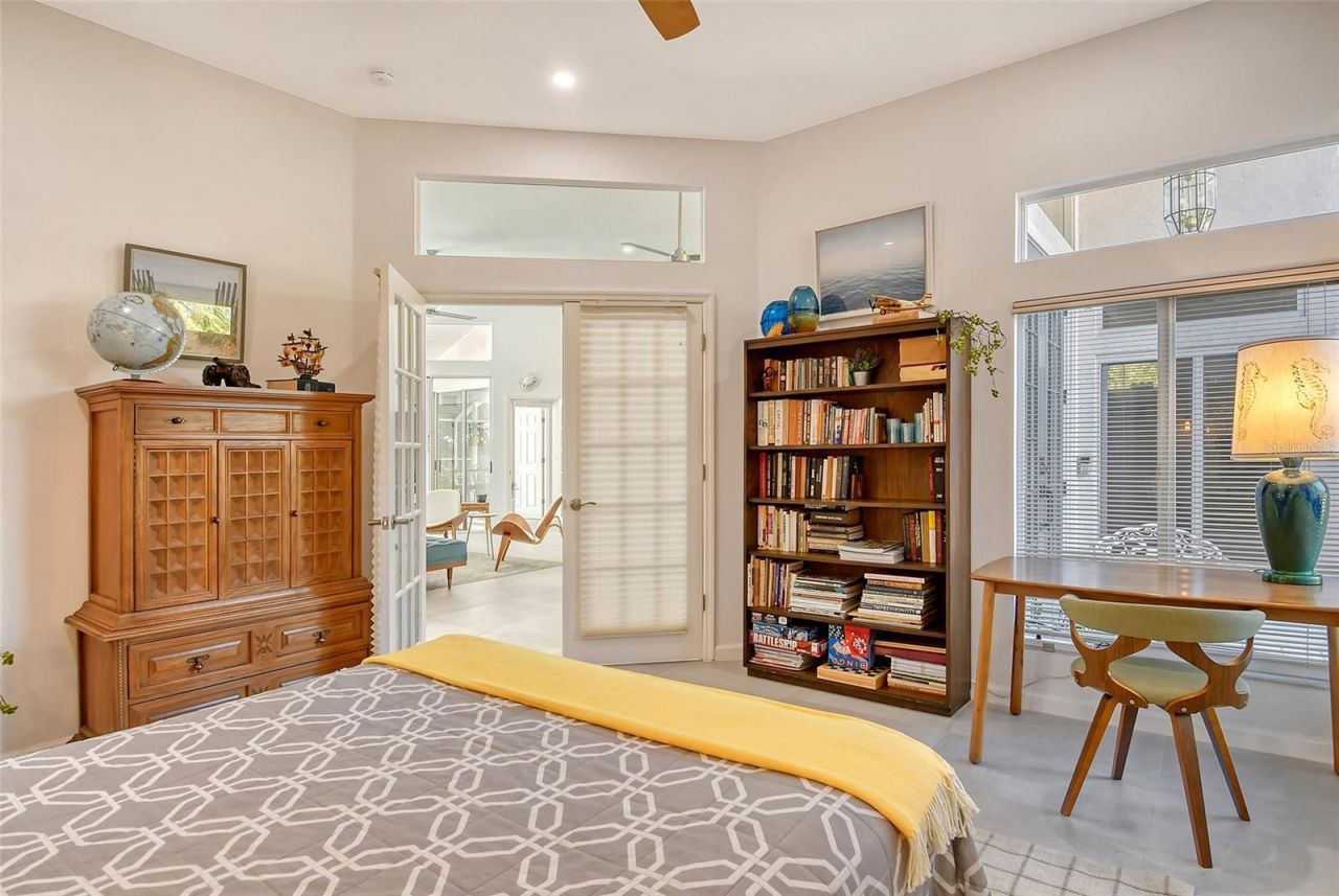 746 Plymouth Street, Sarasota, FL 34242 Photo