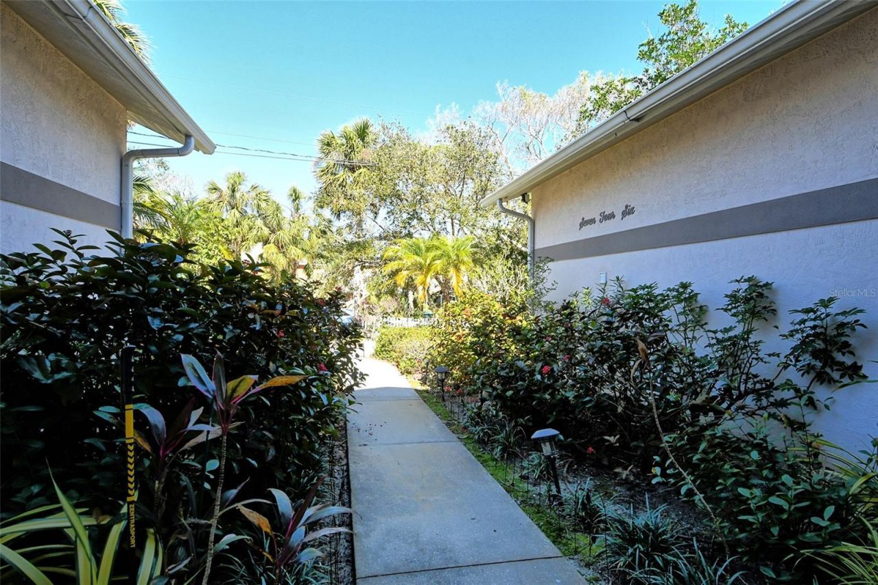 746 Plymouth Street, Sarasota, FL 34242 Photo