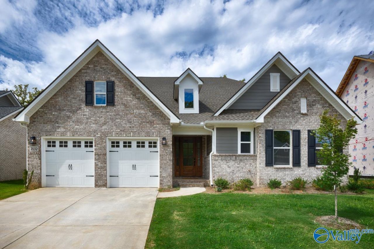 2132 Bloomfell Bend Sw, Huntsville, AL 35802 Main Photo