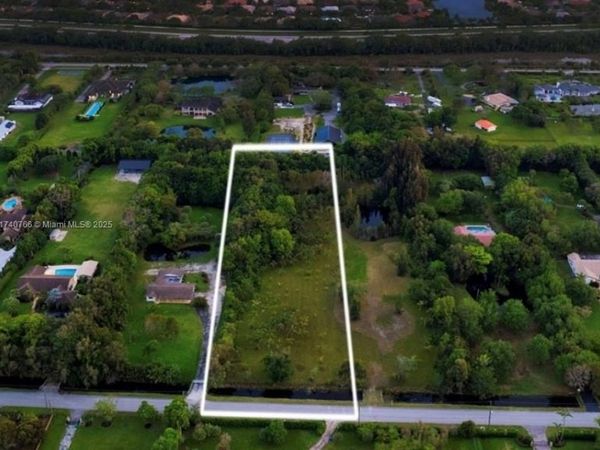 14010 Mustang Trl, Southwest Ranches, FL 33330