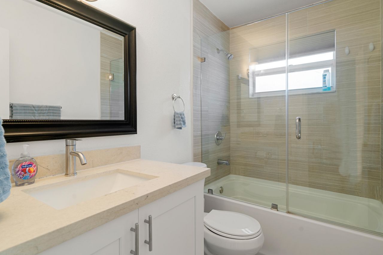 102 Harry Harris Drive, Tavernier, FL 33070 Photo