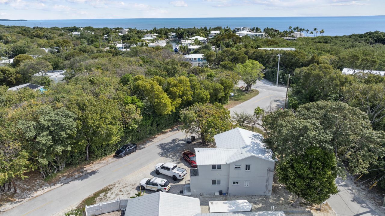 102 Harry Harris Drive, Tavernier, FL 33070 Photo