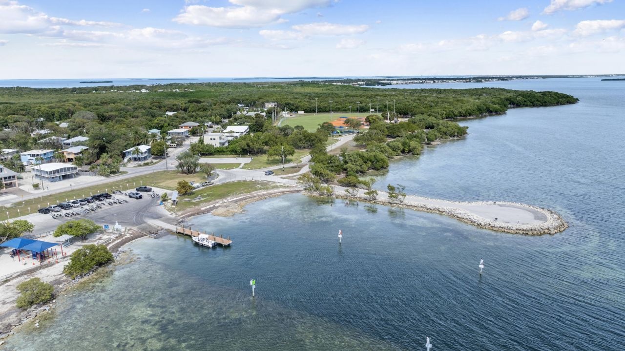 102 Harry Harris Drive, Tavernier, FL 33070 Photo