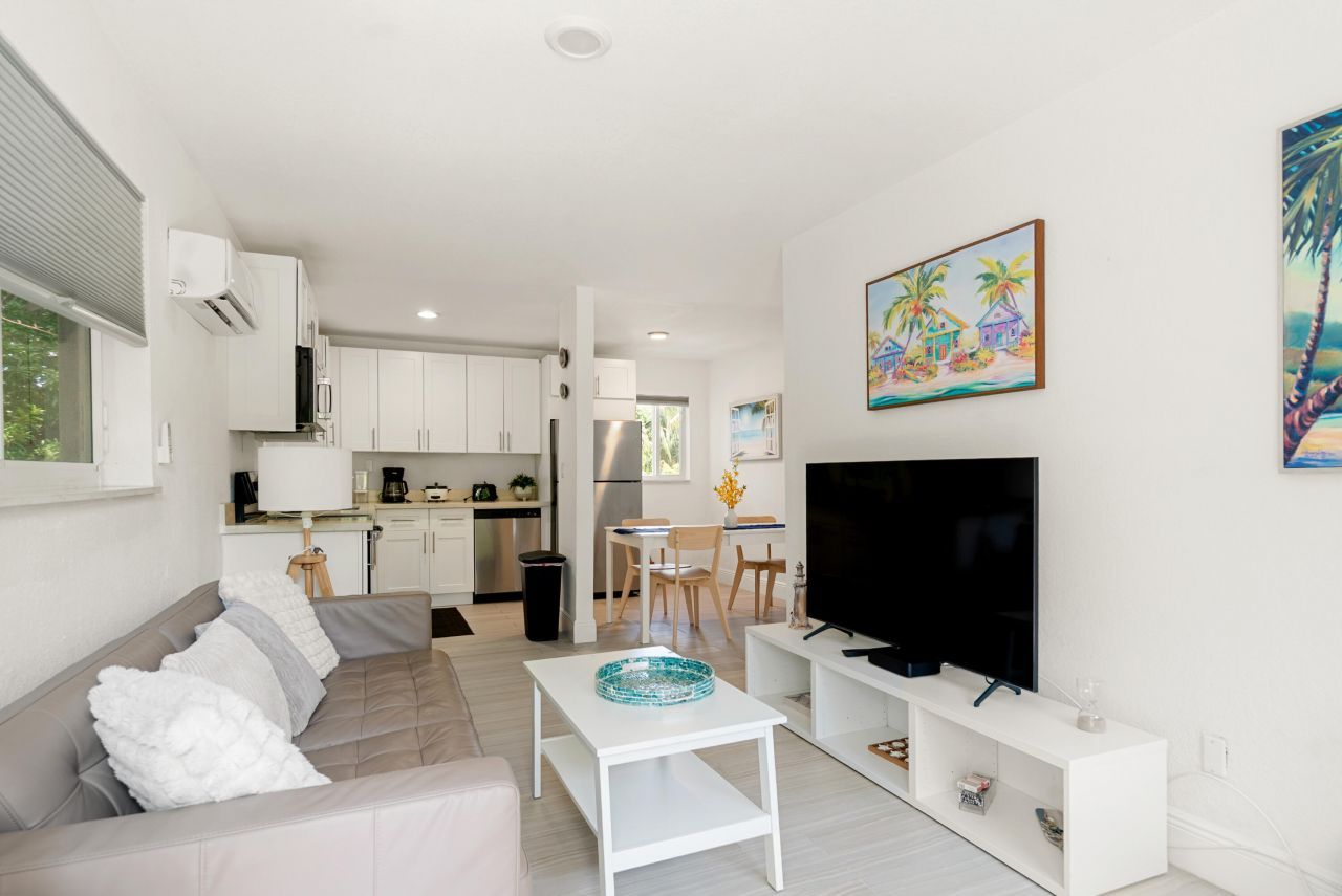 102 Harry Harris Drive, Tavernier, FL 33070 Photo