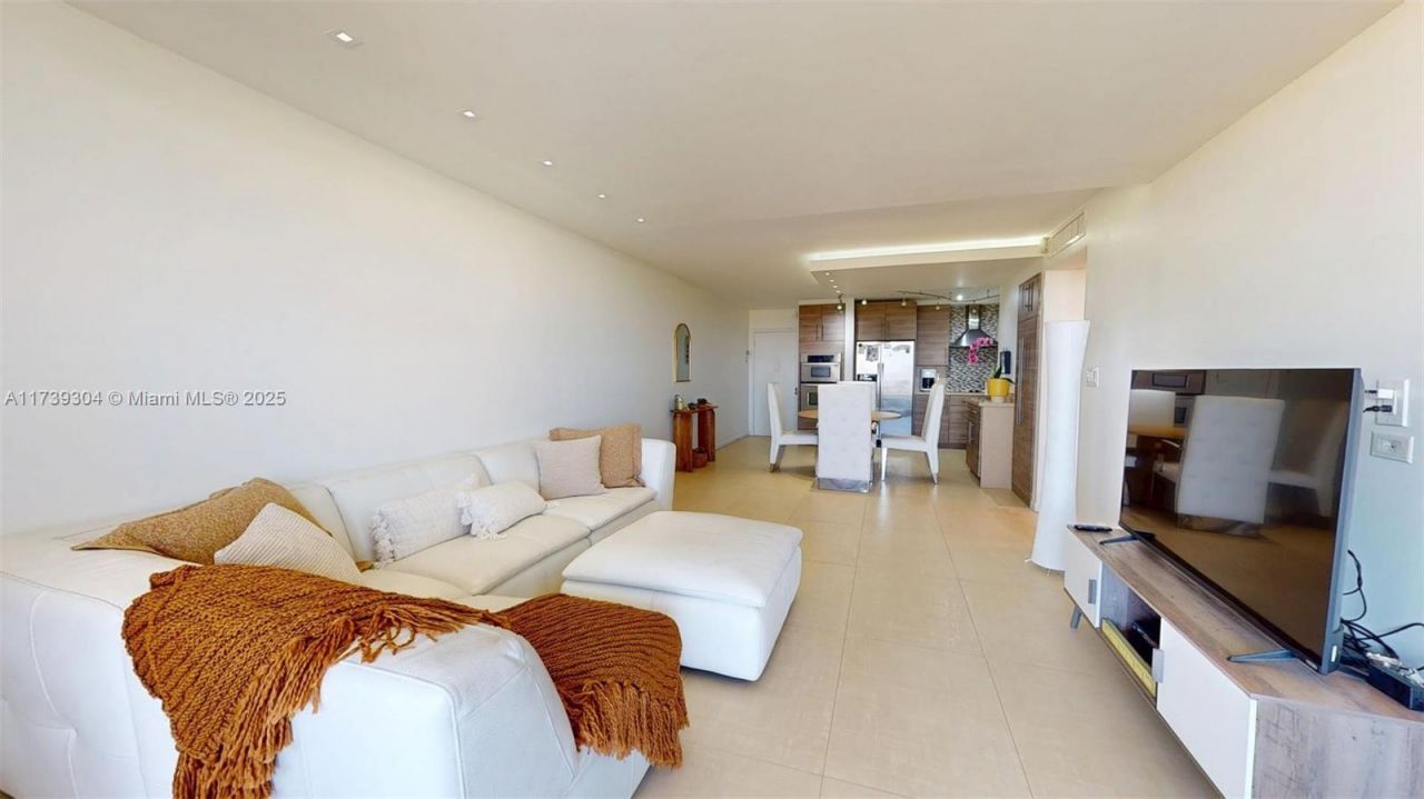 600 N Three Islands Blvd, Unit 803, Hallandale Beach, FL 33009 Photo