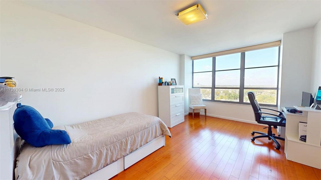 600 N Three Islands Blvd, Unit 803, Hallandale Beach, FL 33009 Photo