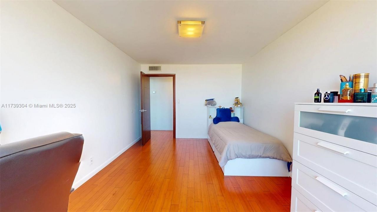 600 N Three Islands Blvd, Unit 803, Hallandale Beach, FL 33009 Photo