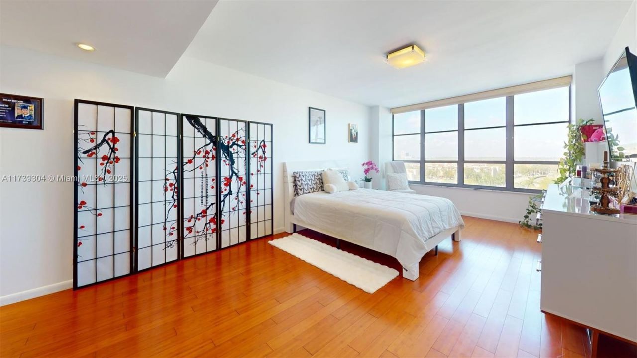 600 N Three Islands Blvd, Unit 803, Hallandale Beach, FL 33009 Photo