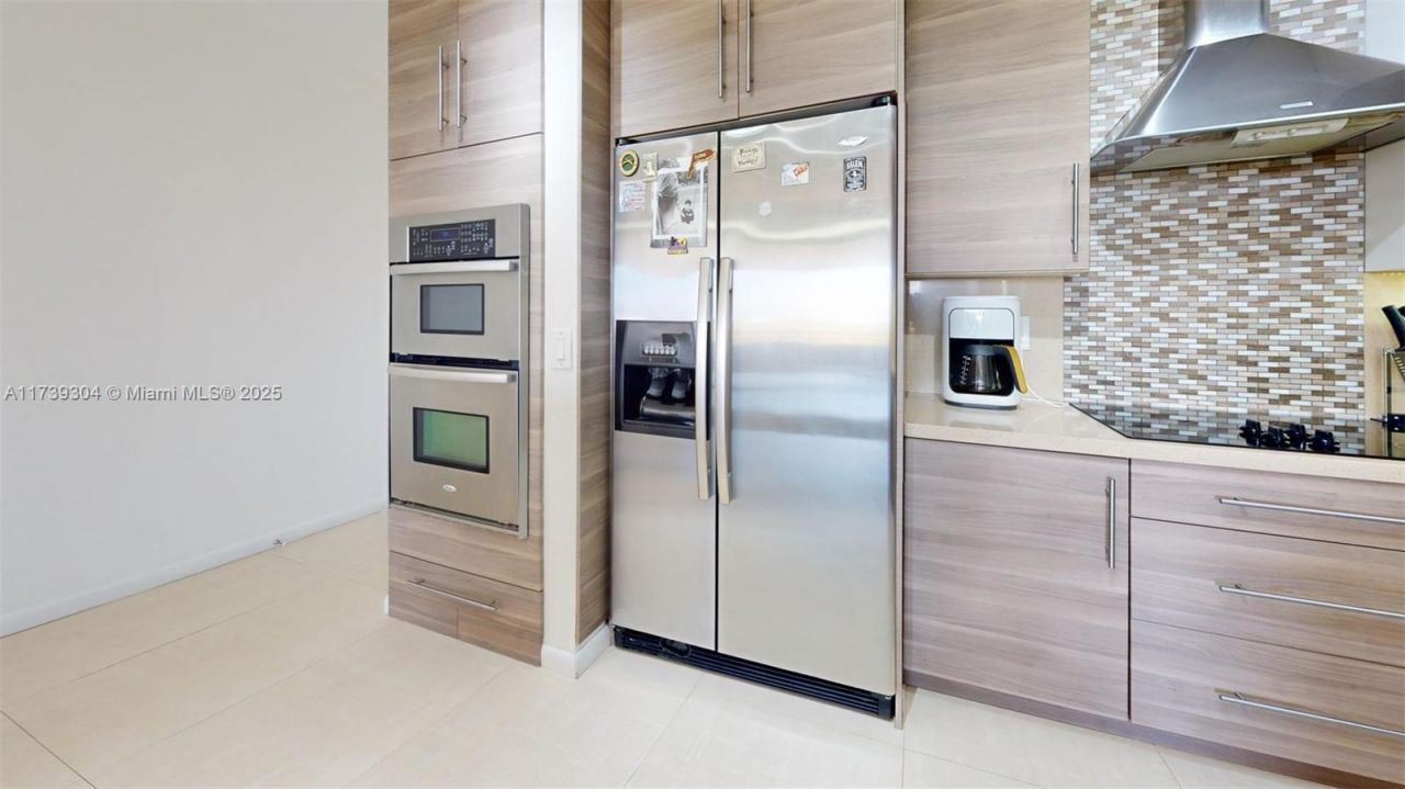 600 N Three Islands Blvd, Unit 803, Hallandale Beach, FL 33009 Photo