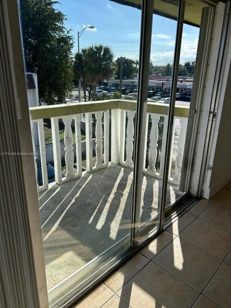 15201 NE 6th Ave, Unit C302, Miami, FL 33162 Photo