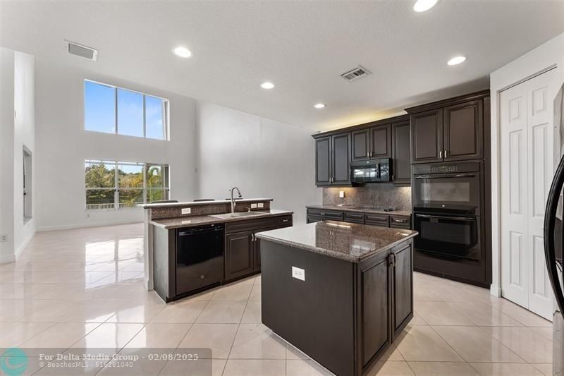 5318 SW 195th Terrace, Miramar, FL 33029 Photo