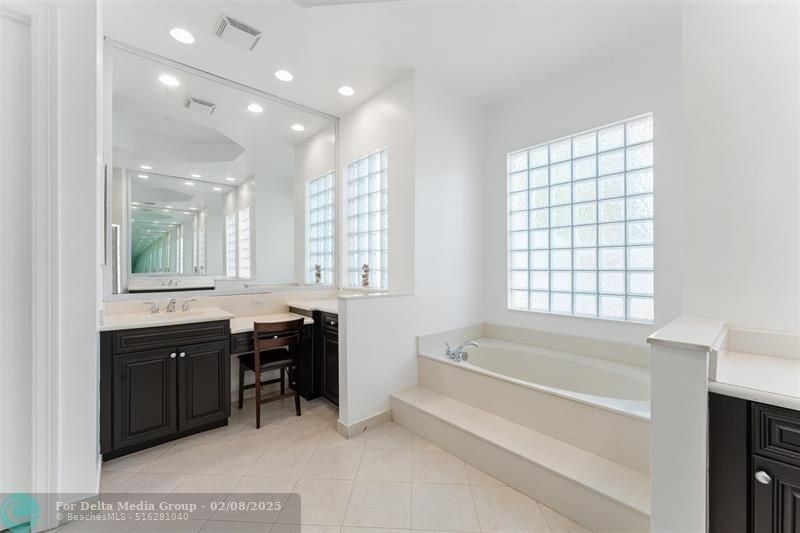 5318 SW 195th Terrace, Miramar, FL 33029 Photo