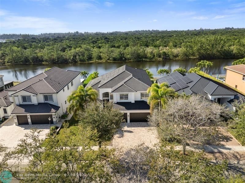 5318 SW 195th Terrace, Miramar, FL 33029 Photo