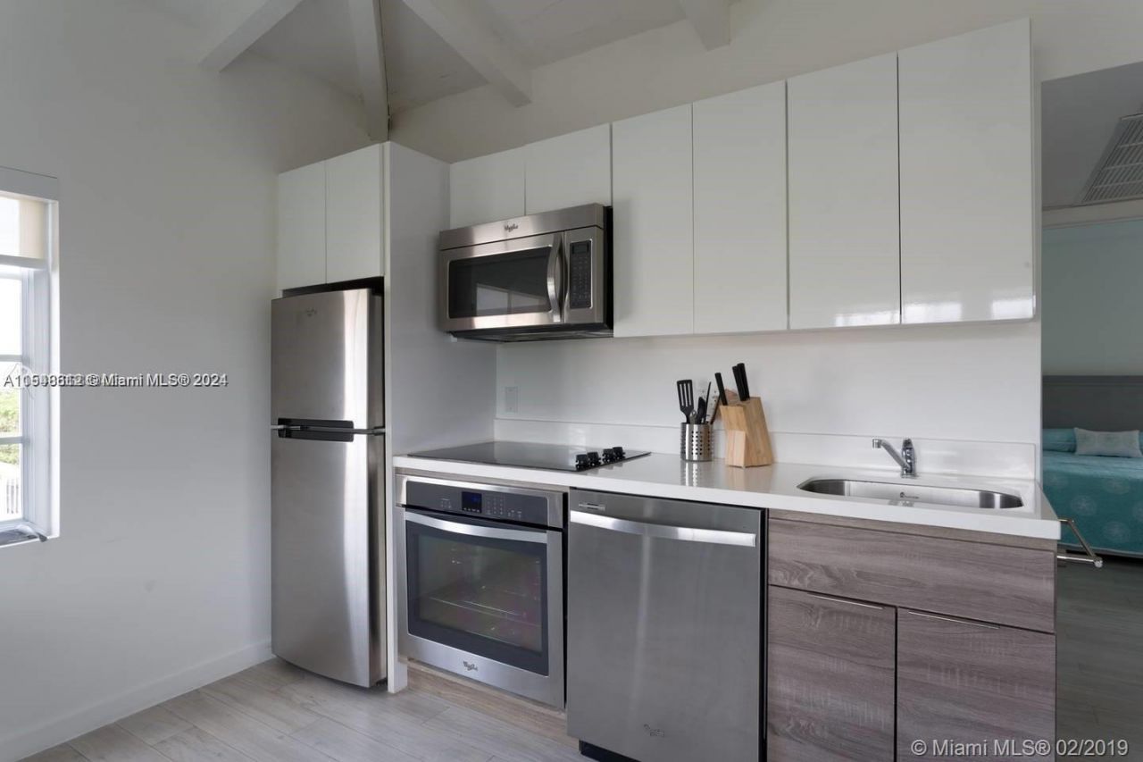 1450 Meridian Ave, Unit 201, Miami Beach, FL 33139 Photo