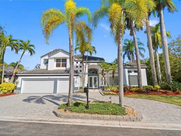 1113 SW 156th Ter, Pembroke Pines, FL 33027