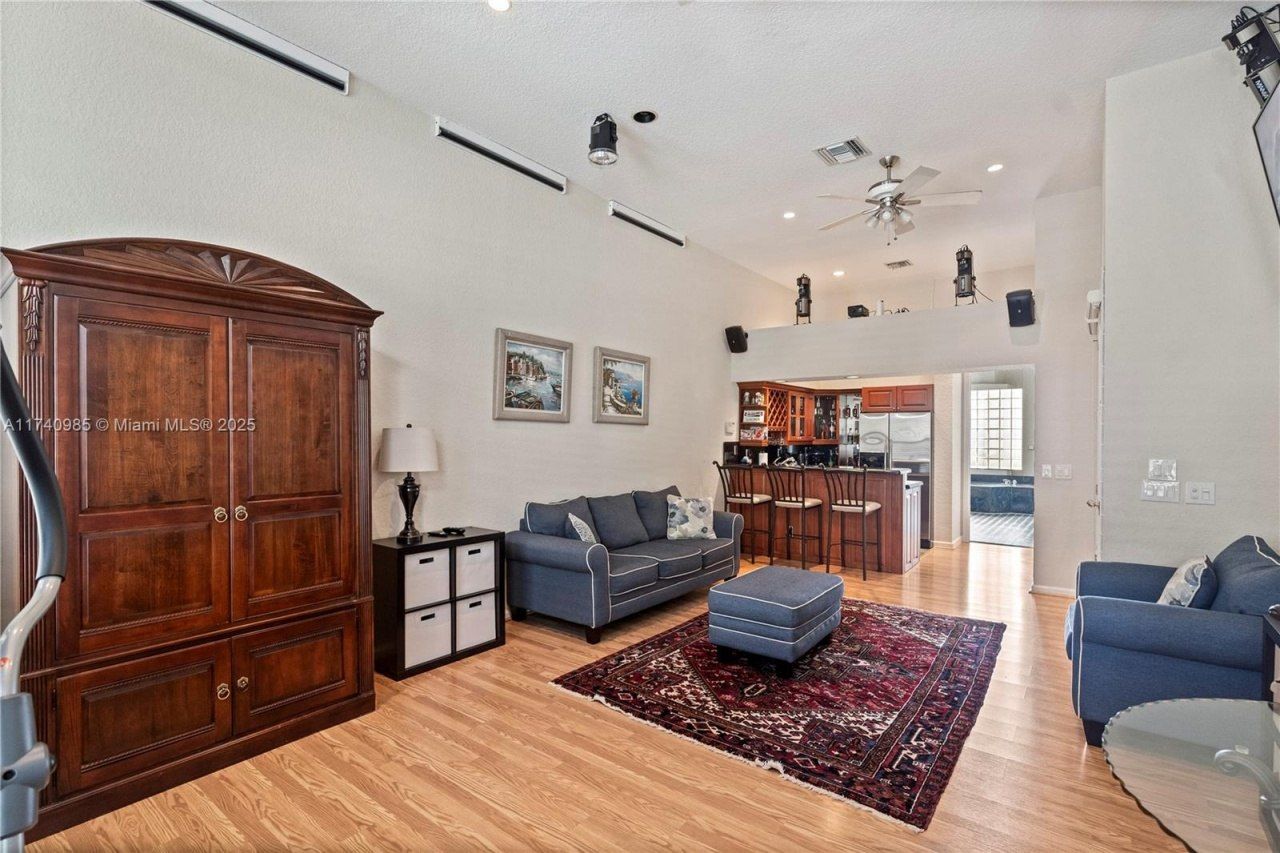 1113 SW 156th Ter, Pembroke Pines, FL 33027 Photo