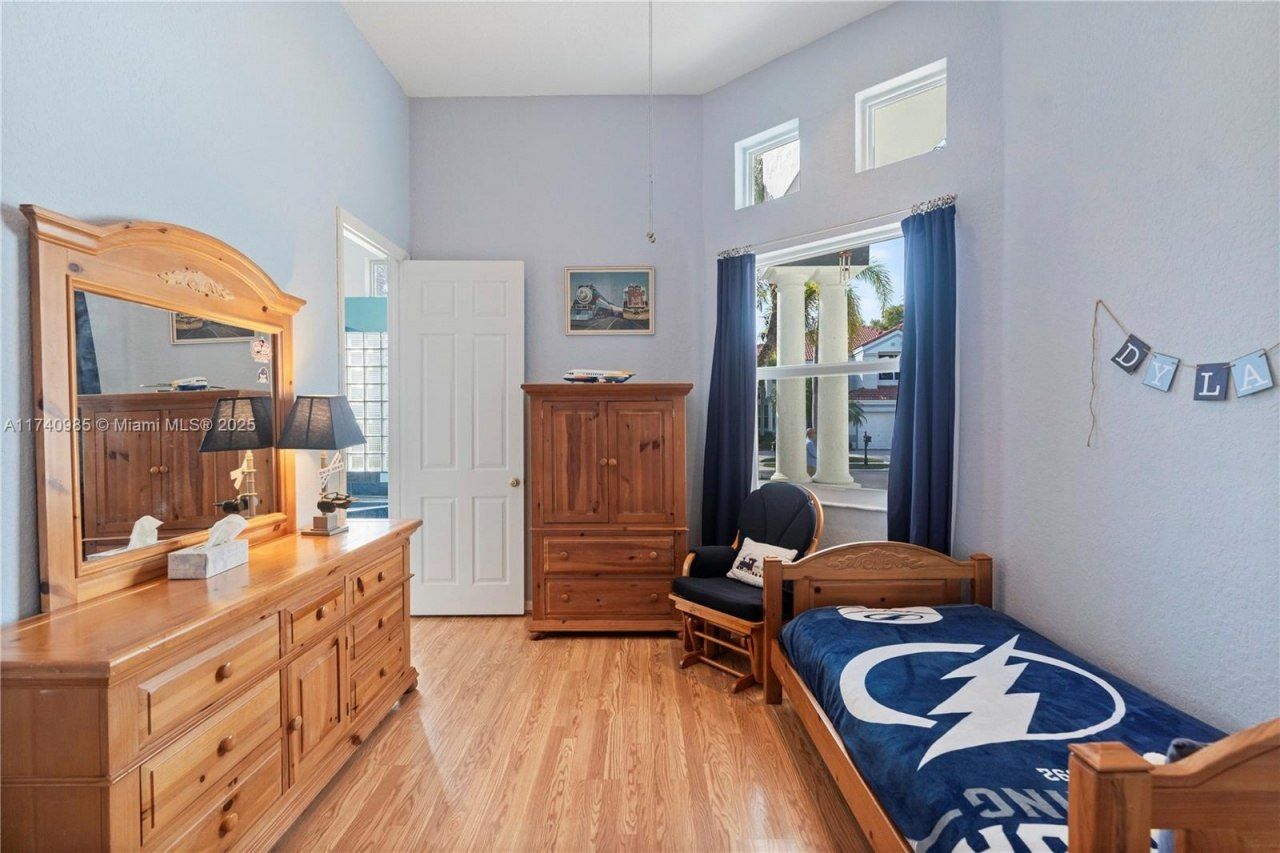 1113 SW 156th Ter, Pembroke Pines, FL 33027 Photo