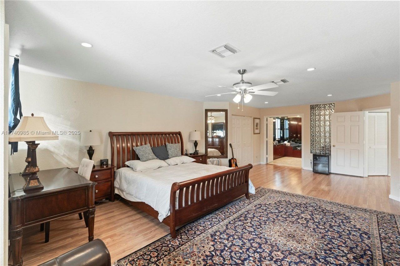 1113 SW 156th Ter, Pembroke Pines, FL 33027 Photo