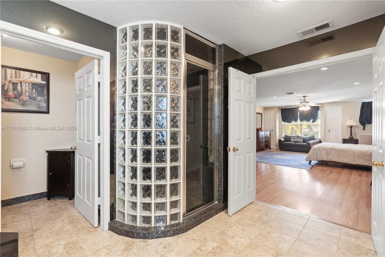 1113 SW 156th Ter, Pembroke Pines, FL 33027 Photo