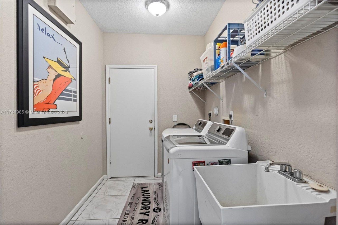 1113 SW 156th Ter, Pembroke Pines, FL 33027 Photo