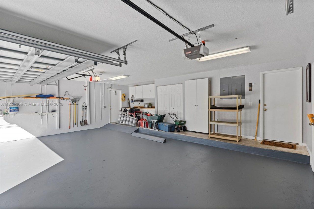 1113 SW 156th Ter, Pembroke Pines, FL 33027 Photo