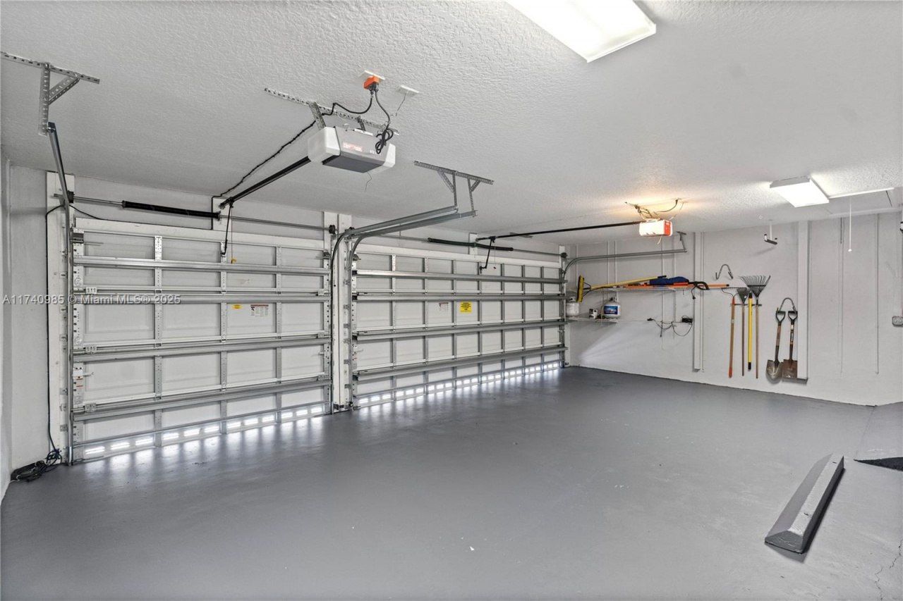 1113 SW 156th Ter, Pembroke Pines, FL 33027 Photo