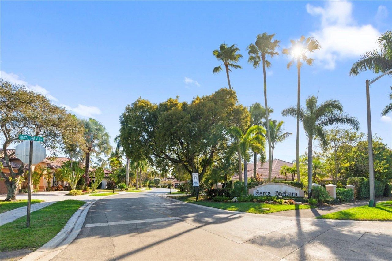 1113 SW 156th Ter, Pembroke Pines, FL 33027 Photo