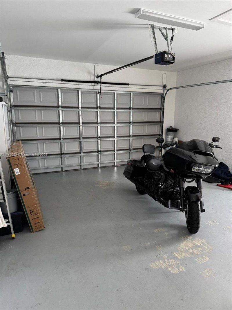 512 NE Juanita Pl, Cape Coral, FL 33909 Photo