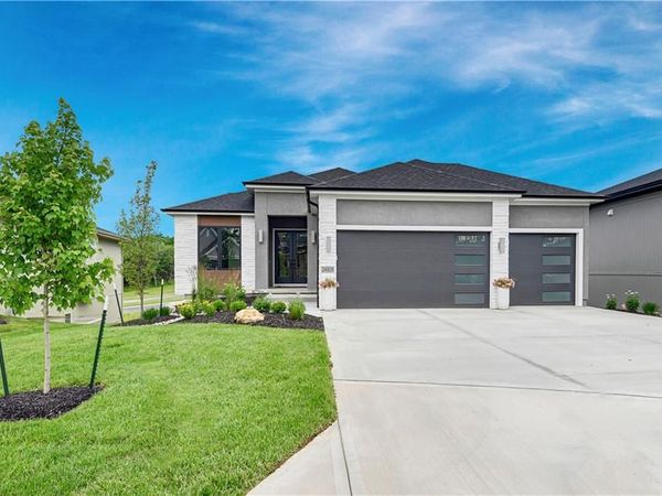 24909 W 98th Place, Lenexa, KS 66227