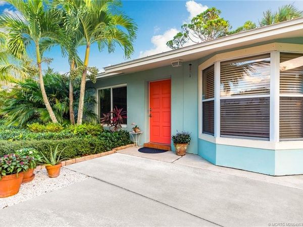 9026 SE Bobwhite Street, Hobe Sound, FL 33455