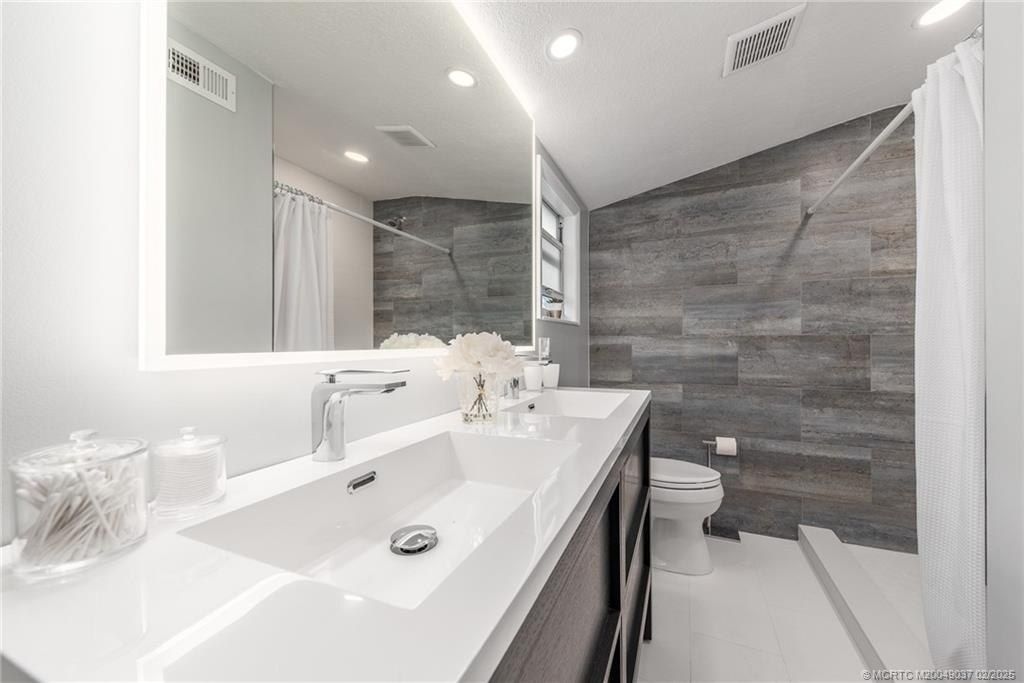 9026 SE Bobwhite Street, Hobe Sound, FL 33455 Photo